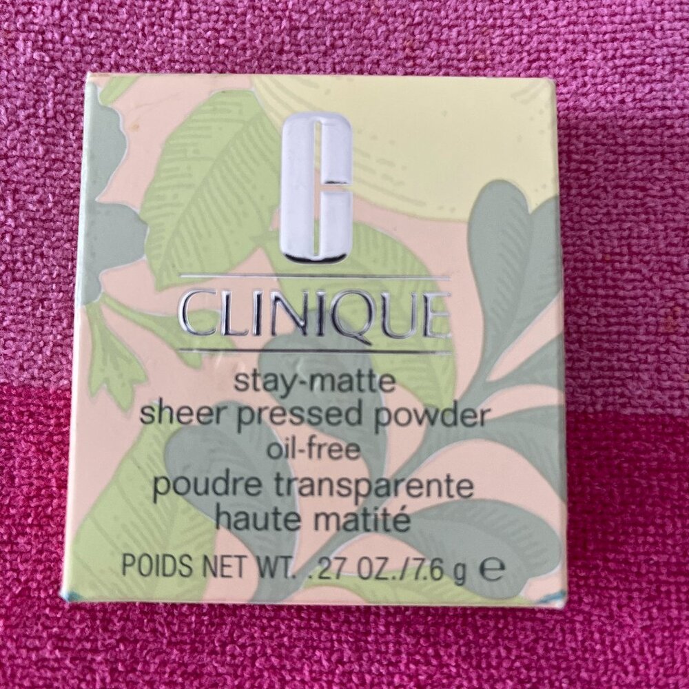 Clinique Stay Matte Sheer Pressed Powder - 01 stay matte - new in box